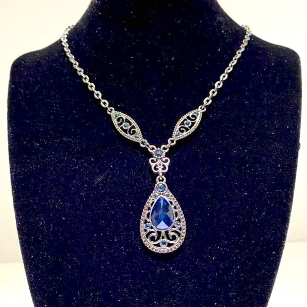 1928 Vintage Royal Princess Diana Blue Stone Style Teardrop Style Necklace Chain